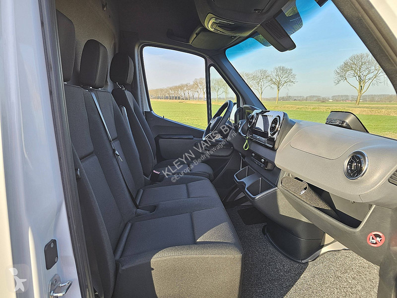 عربة نفعية Mercedes 81kWh 300KmWLTP L2H2