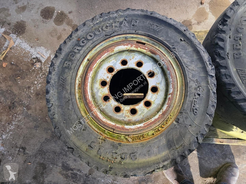 Furgoneta  300 -15 Bergougnan 300-15 Tire Set –...