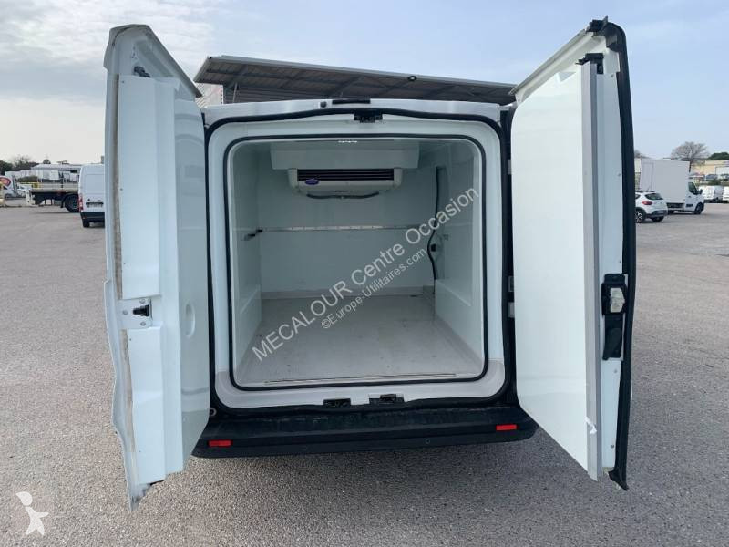 Véhicule utilitaire Nissan