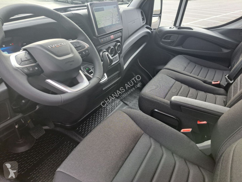 Véhicule utilitaire Iveco 35S18 A8 180CV 3L...