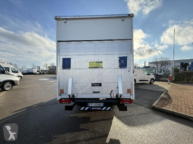 Veicolo commerciale Iveco DAILY 35C14H BOX +...