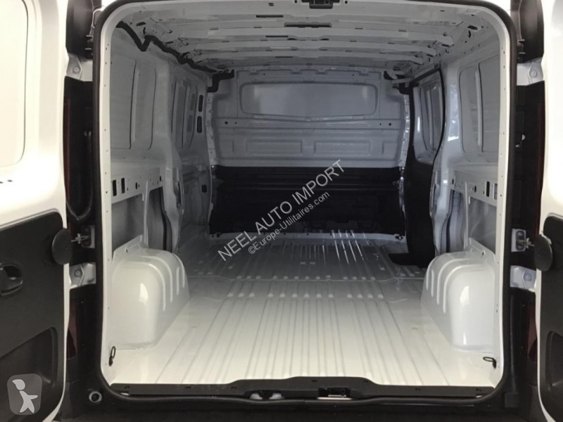 Véhicule utilitaire Renault TRAFIC III  L2 H1...