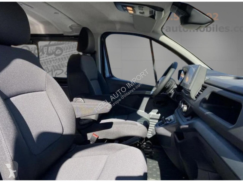 Véhicule utilitaire Renault TRAFIC CABINE...