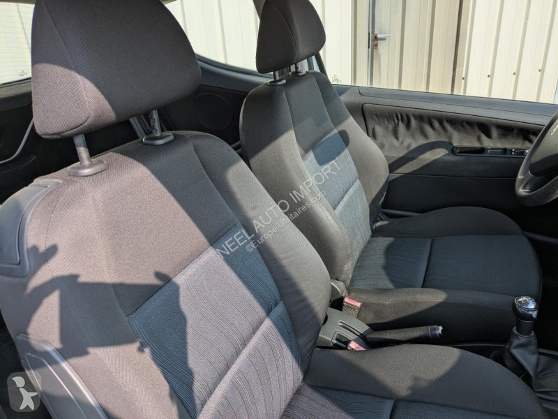 عربة نفعية Peugeot 207 1.6 HDI 90CH BVM5 3P