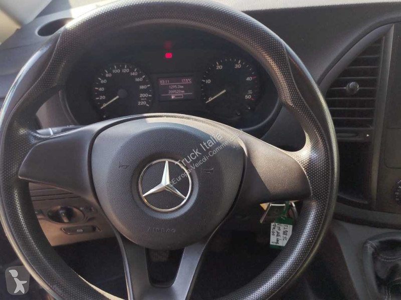 Véhicule utilitaire Mercedes III 114 - vito 114...
