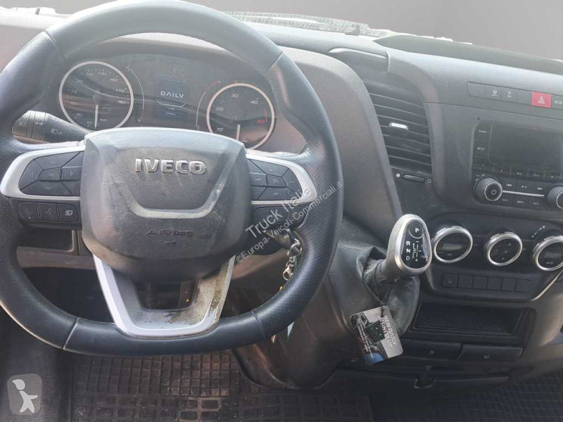 Veicolo commerciale Iveco V - 35 S18H3.0 V L4H2...