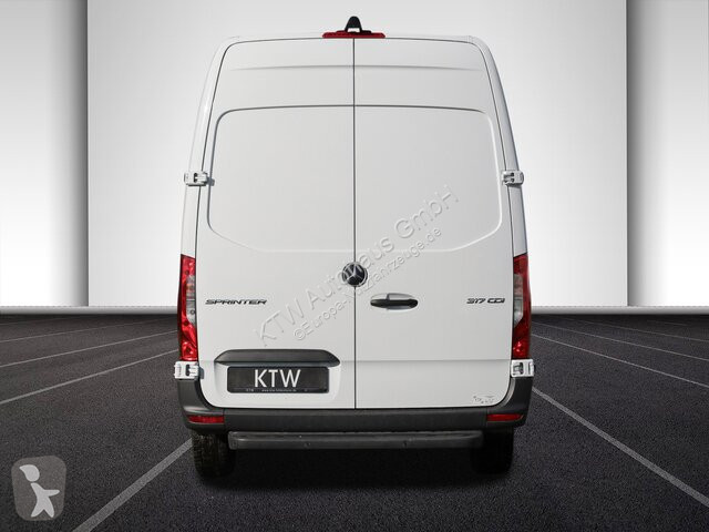 Véhicule utilitaire Mercedes Sprinter 317...