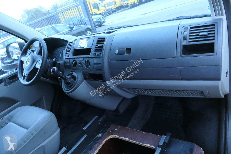 Véhicule utilitaire Volkswagen T5 Transporter...