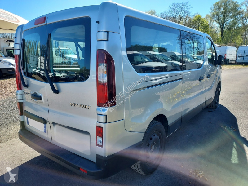 Véhicule utilitaire Renault TRAFIC III COMBI...