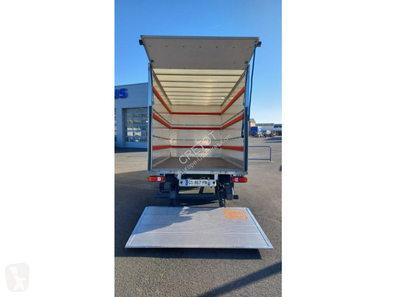 Véhicule utilitaire Iveco DAILY 35C16 3L