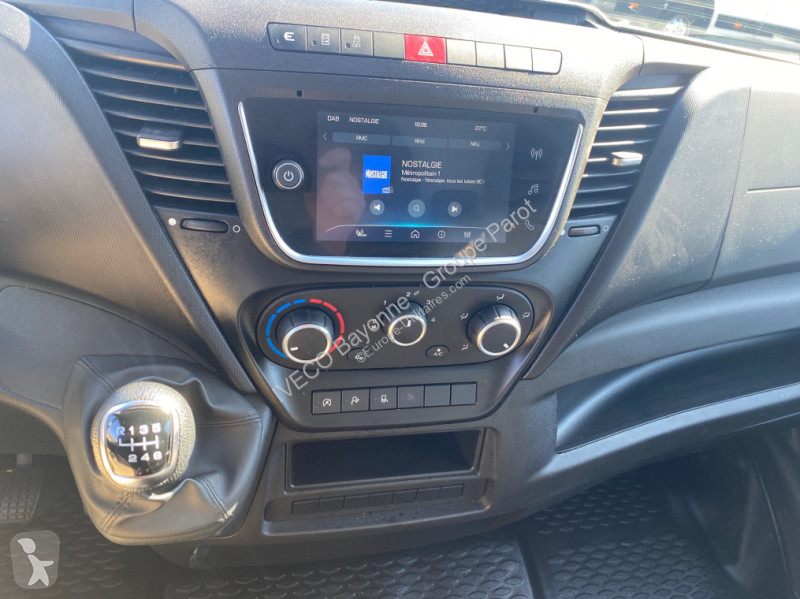 عربة نفعية Iveco 35S14H 2.3 V12