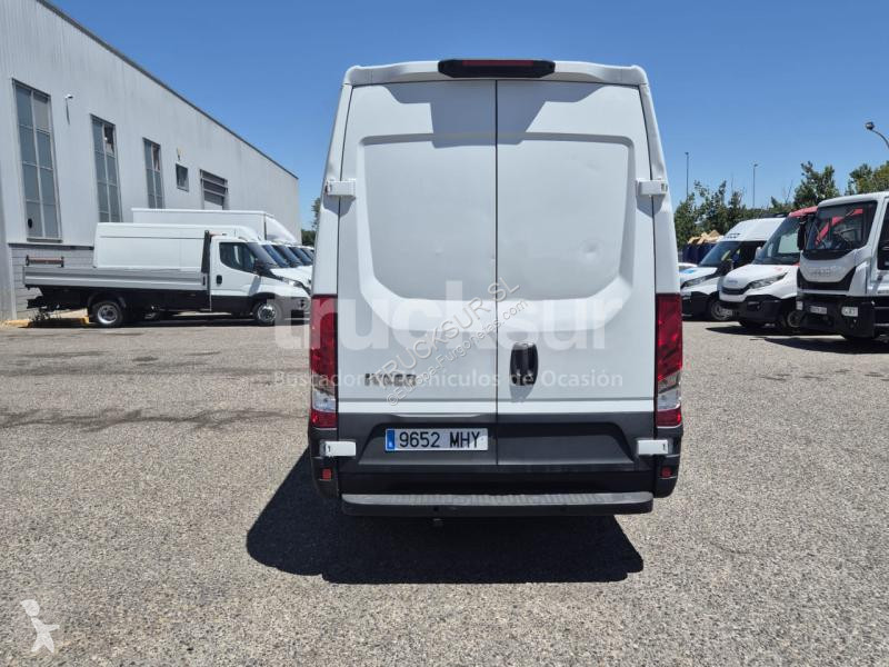 Furgoneta Iveco  DAILY 35S16 12M3