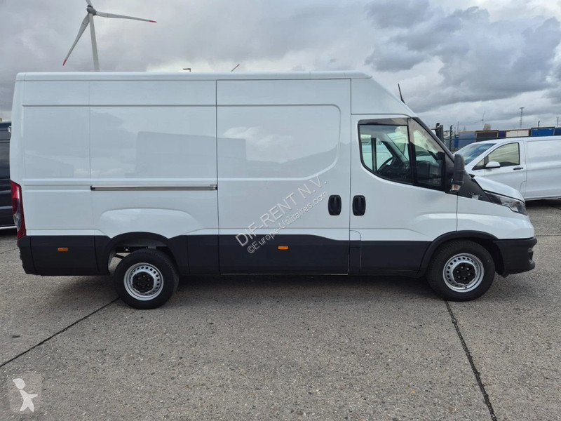 Iveco 35 S 14 Transporter