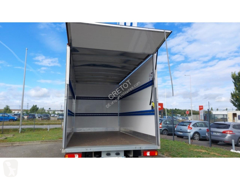 Véhicule utilitaire Iveco DAILY 35 C 16 3L E6