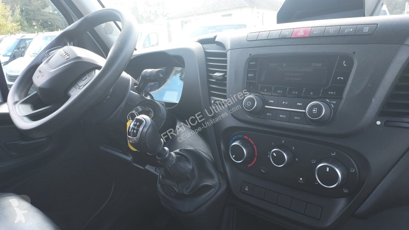 Véhicule utilitaire Iveco DAILY BENNE ACIER JPM...