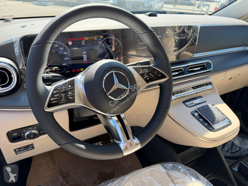 Samochód dostawczy Mercedes