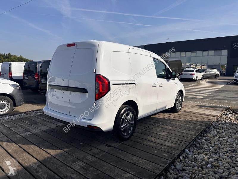 Véhicule utilitaire Mercedes e Long Pro
