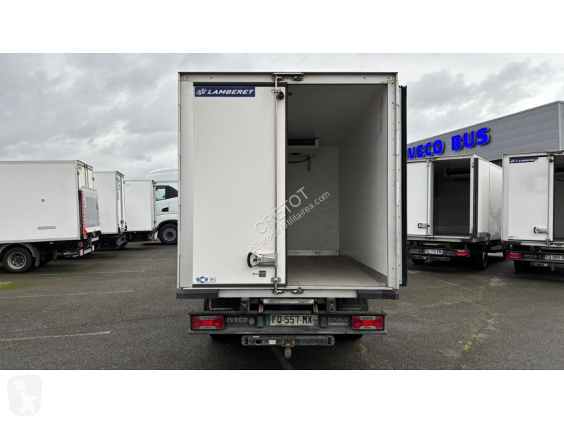Véhicule utilitaire Iveco DAILY 35-180 3L...