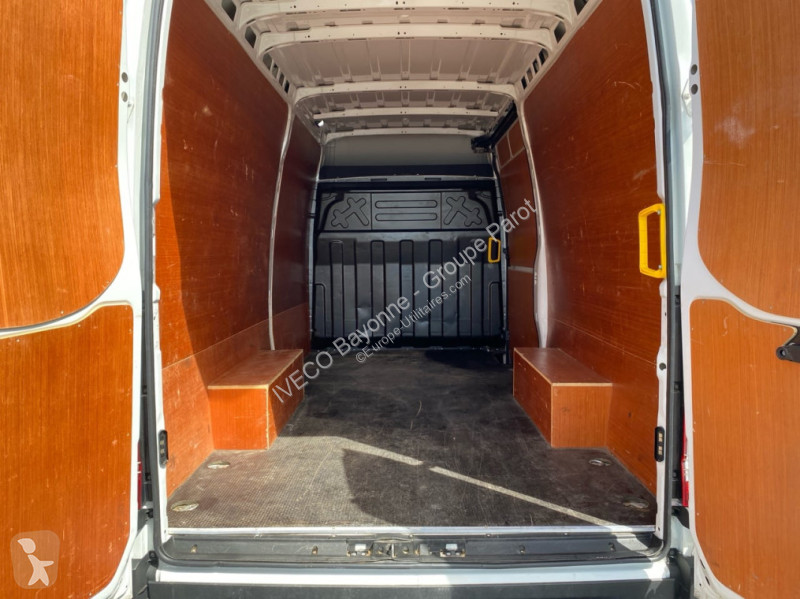 Nyttofordon Iveco 35S14 2.3 V12