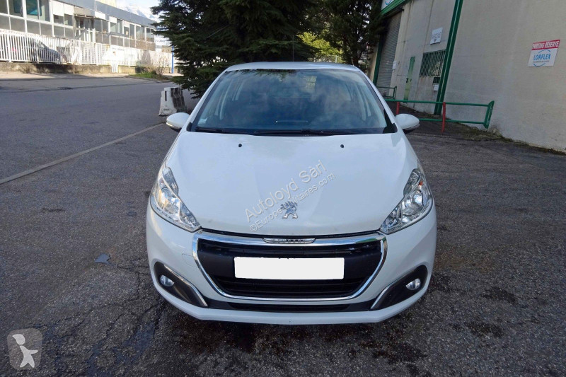 عربة نفعية Peugeot STE 1,2 VTI 82