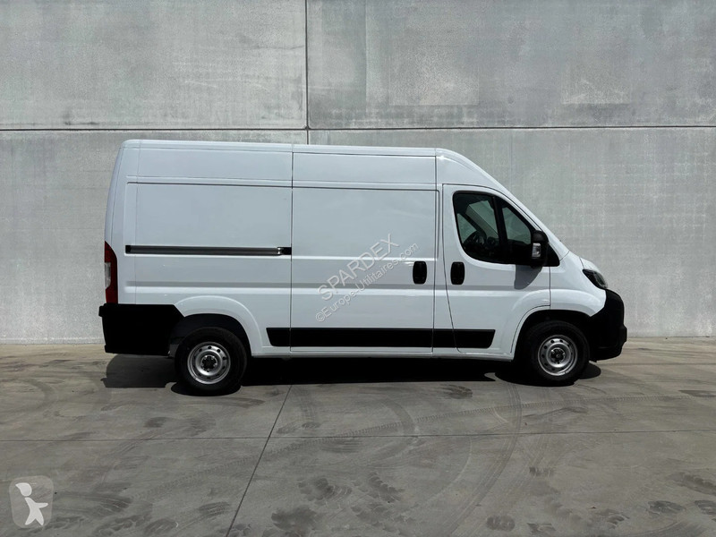 عربة نفعية Peugeot L2H2 | Leasing