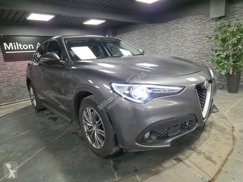Samochód dostawczy Alfa-Roméo STELVIO 2.2 D -...