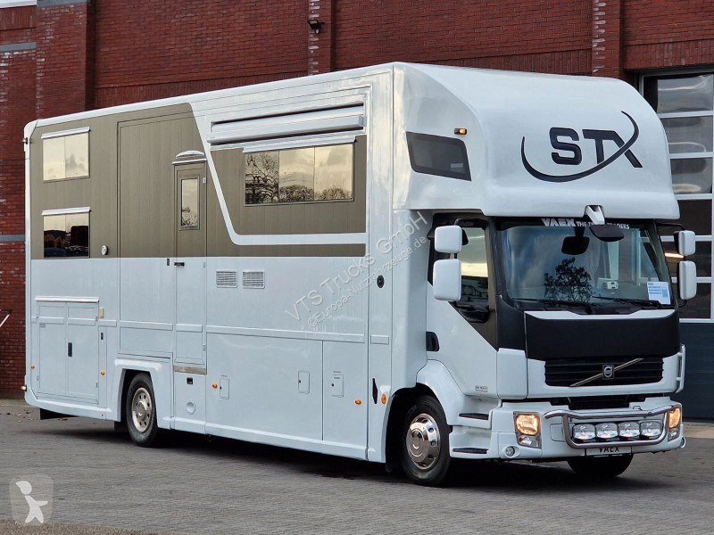 Véhicule utilitaire Volvo FL 290 STX BUFFL...