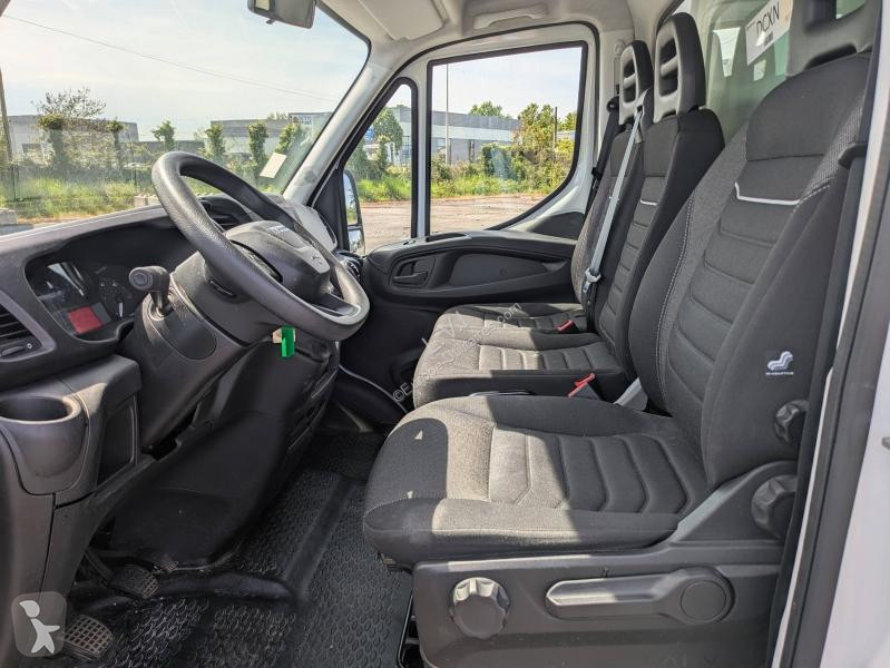 Véhicule utilitaire Iveco CCb 35C16H...
