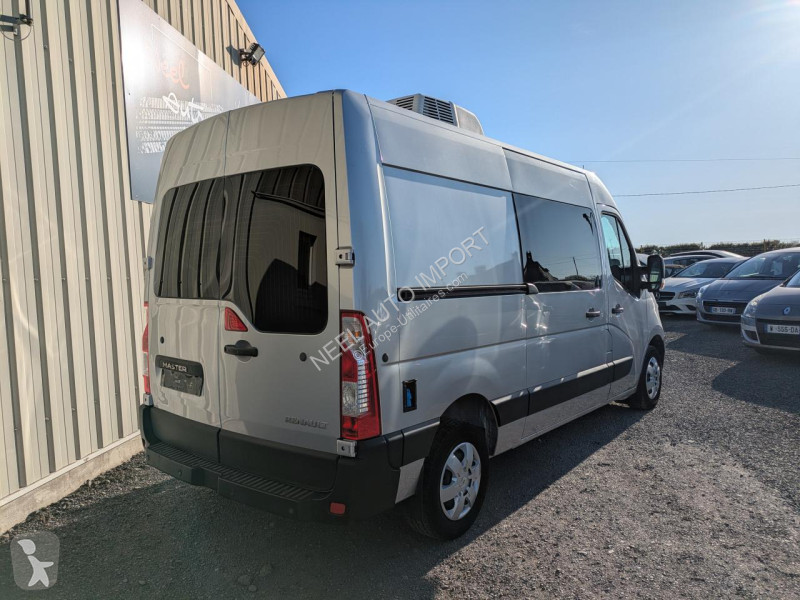 Véhicule utilitaire Renault MASTER III L2H2 2.3...