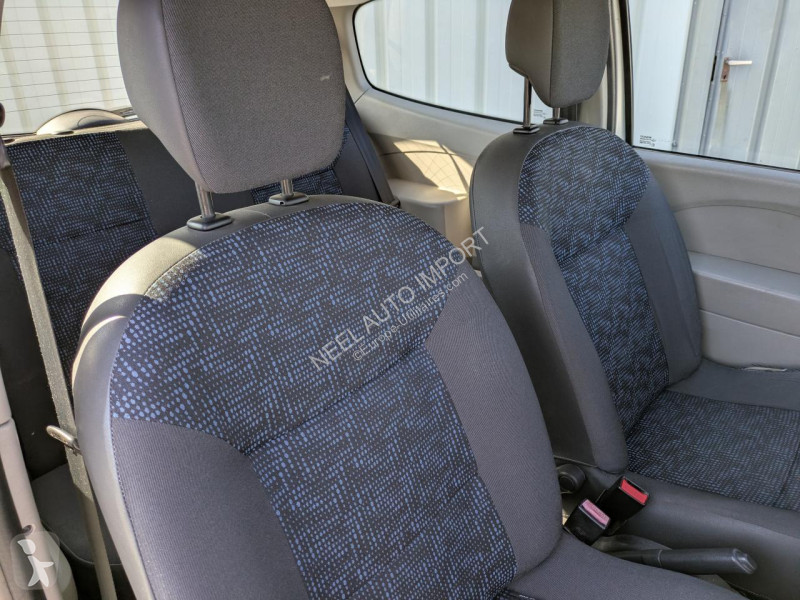 Véhicule utilitaire Renault TWINGO II 1.2I 75CH...