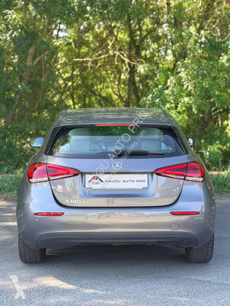 عربة نفعية Mercedes 180 D 7G-DCT STYLE LINE
