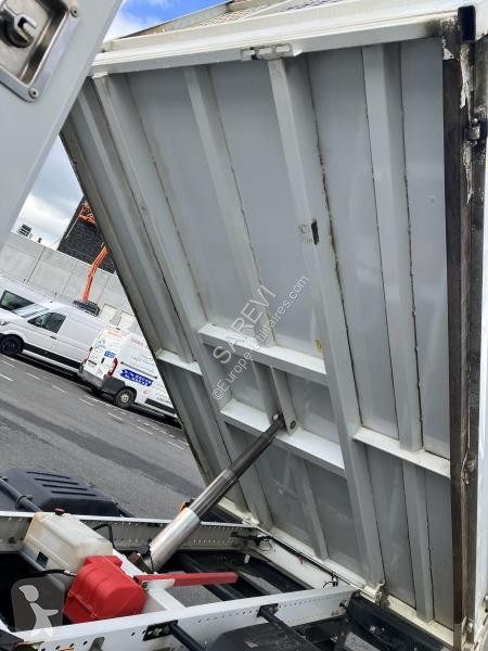 Véhicule utilitaire Iveco 35-150 BENNE COFFRE