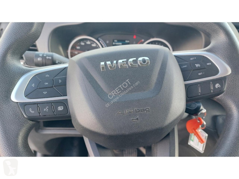 Véhicule utilitaire Iveco DAILY 35C16 3L Caisse...