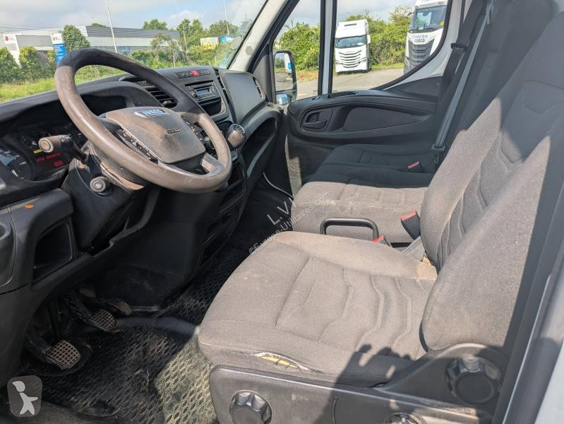 Véhicule utilitaire Iveco 35S Fg 35S13V12