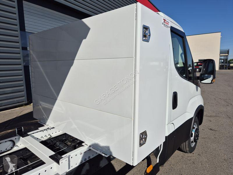Furgoneta Iveco 35-180 BENNE + COFFRE