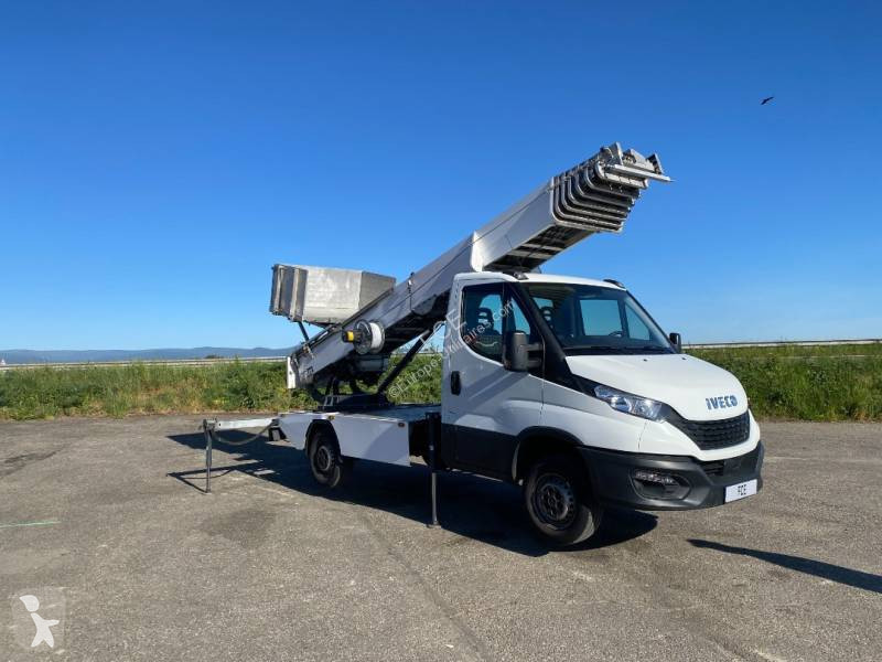 عربة نفعية Iveco