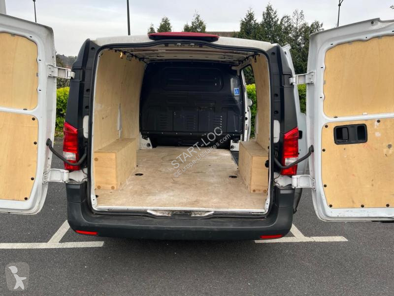 عربة نفعية Mercedes Vito