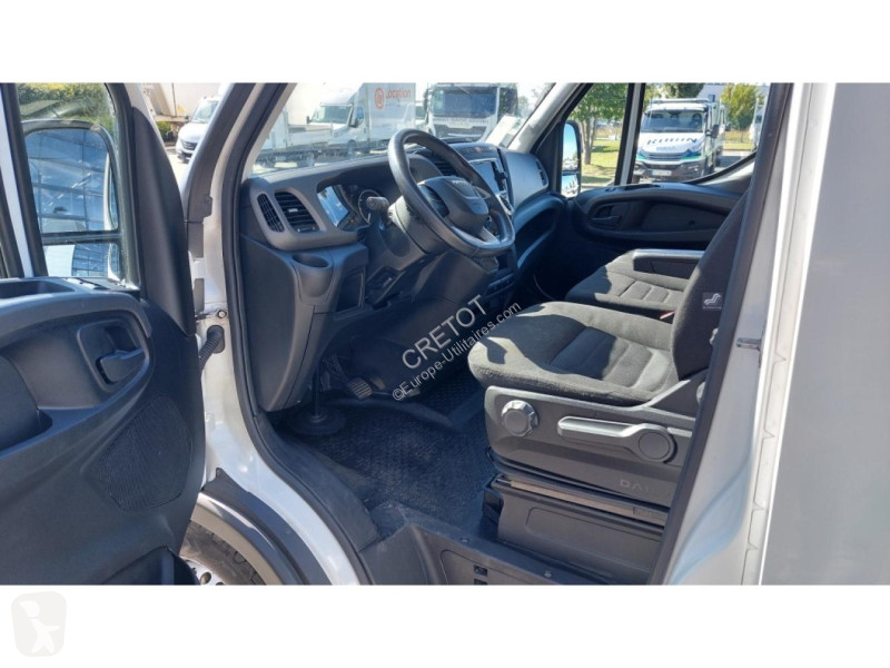 Véhicule utilitaire Iveco DAILY 35 S 14 V 12 A8 E6