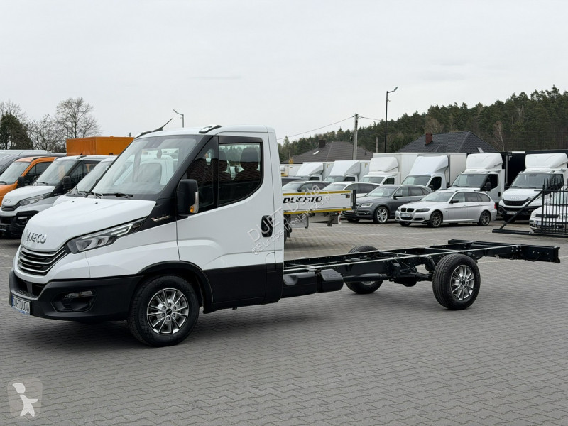 Лекотоварен автомобил Iveco 35S18 H