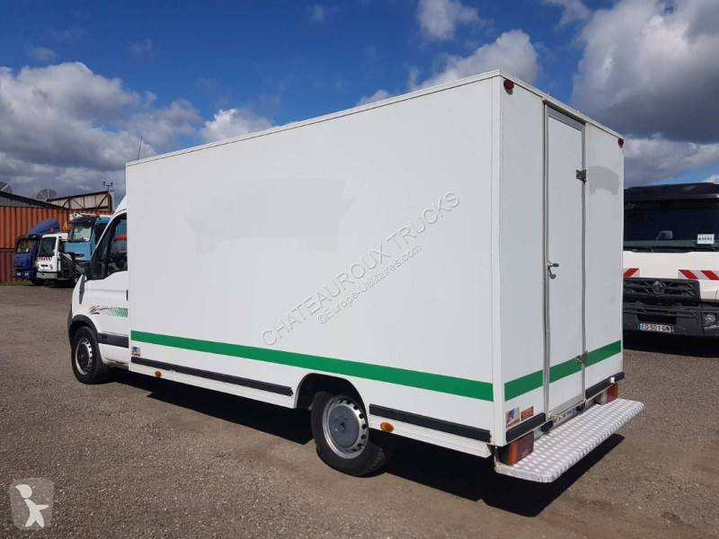 عربة نفعية Renault