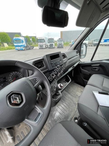 Samochód dostawczy Renault