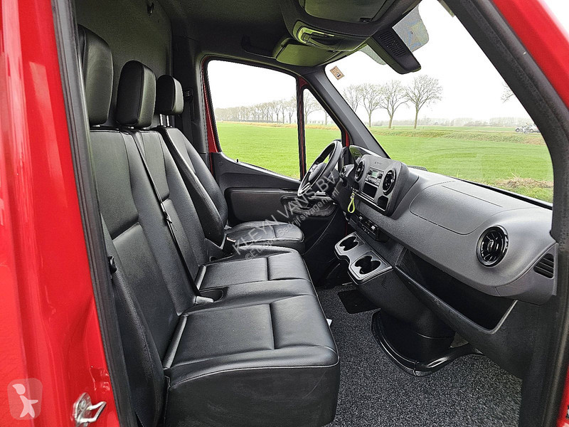 Лекотоварен автомобил Mercedes 214 L2H2 Airco...