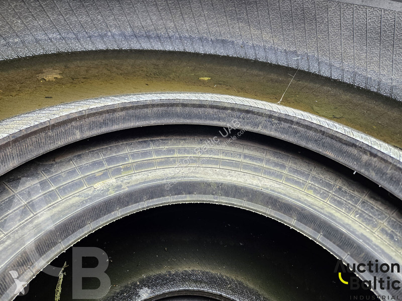 Furgoneta  tires