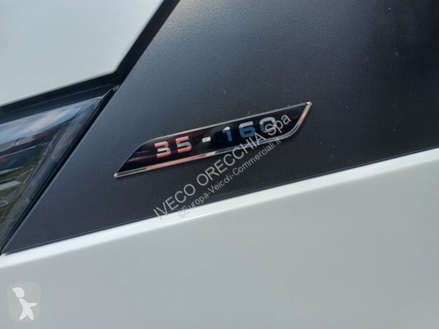 Véhicule utilitaire Iveco DAILY 35S16 - 3520