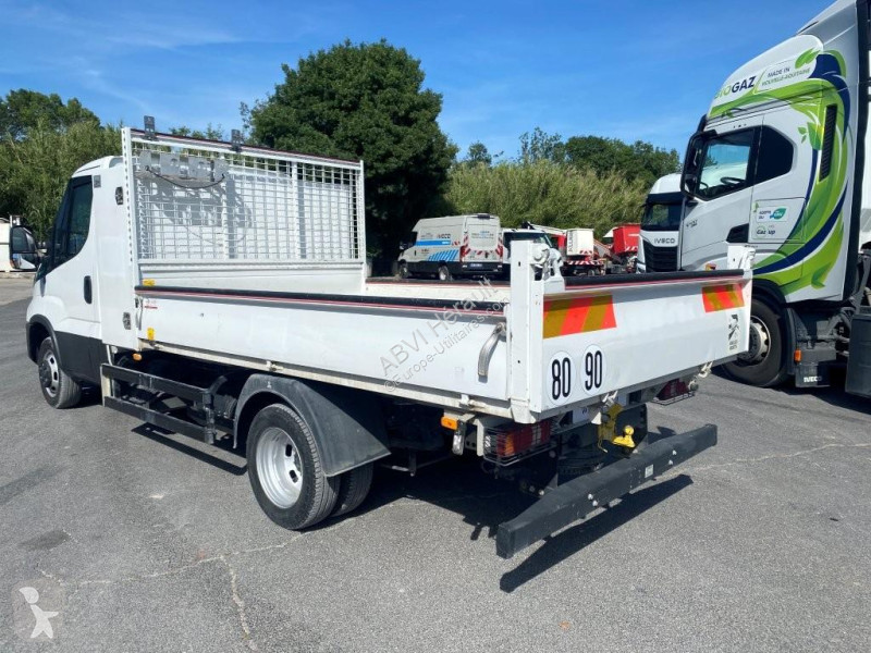 عربة نفعية Iveco 40C14N CNG BENNE 3M30 COFFRE...