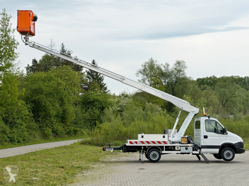 Samochód dostawczy Iveco DAILY...