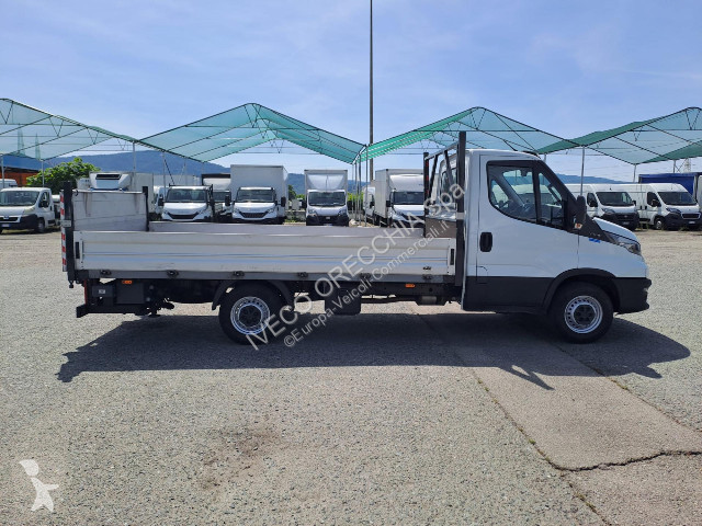 Véhicule utilitaire Iveco DAILY 35S14H