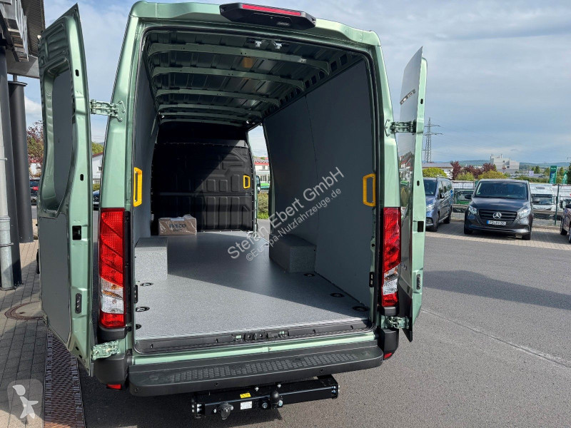 عربة نفعية Iveco 35S18 HA8 3.0L...