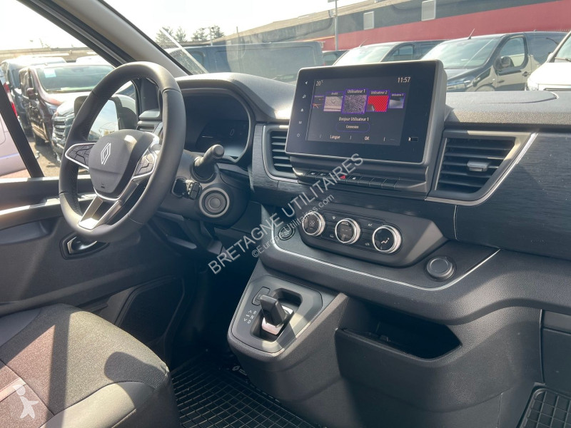 Véhicule utilitaire Renault TRAFIC III FG NEUF:...