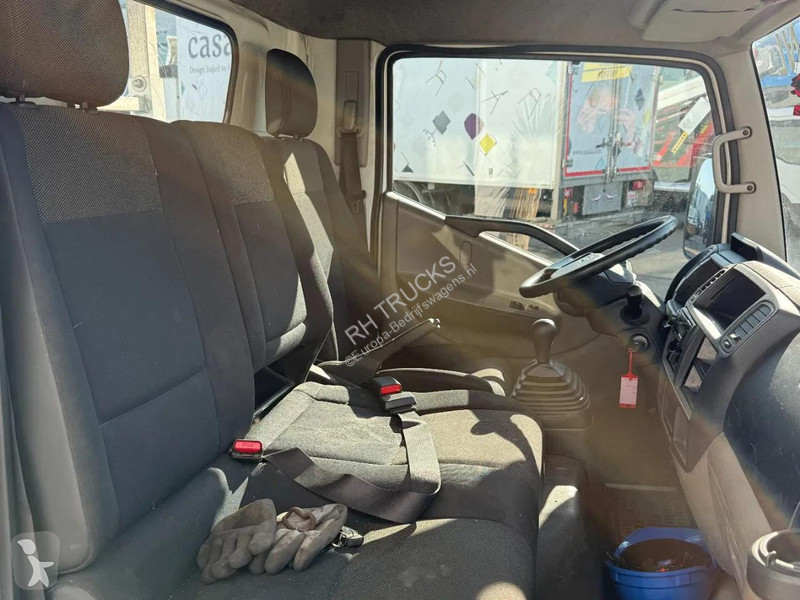 Furgoneta Nissan 35.13 met paus verhuislift 25...